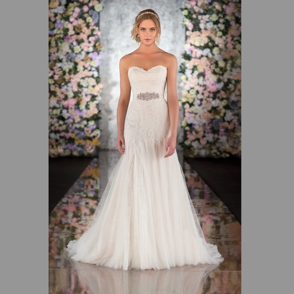 Martina Liana 541 Wedding Dress WITH BELT!!! -  Chantilly Lace and Tulle